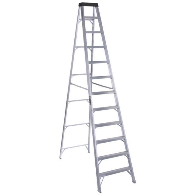 Rental store for ladder step 8 foot in Muskoka Region